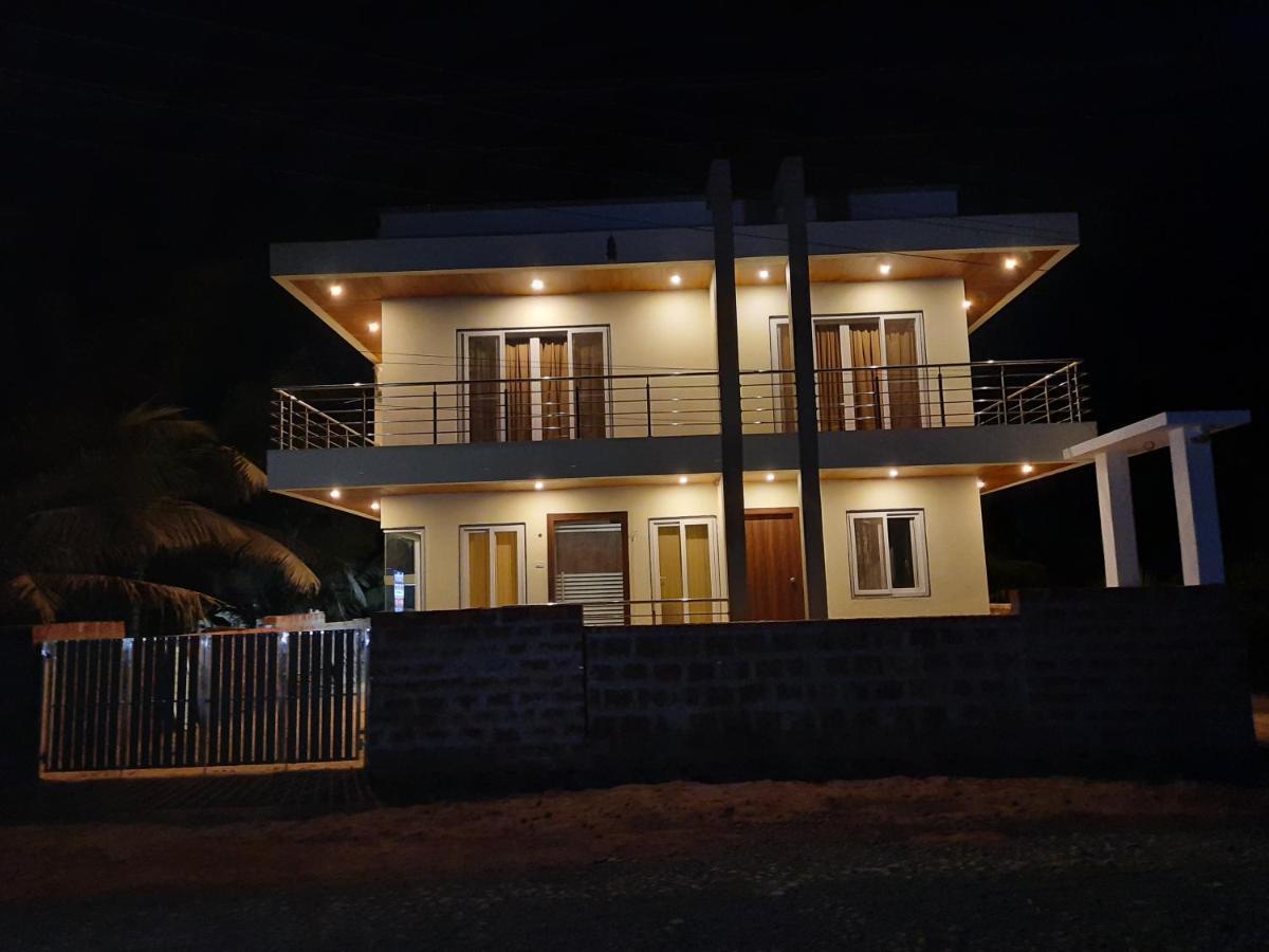 Raapan Beach Resort Mālvan Exterior foto